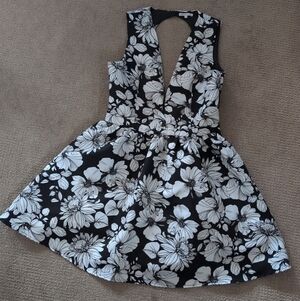 Charlotte Russe Black & White Floral A-Line Back Keyhole Fornal Party Dress